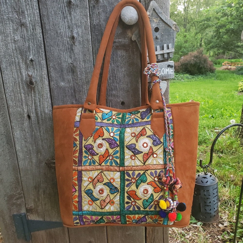 Artisan Banjara free spirit boho Hippie vegan faux suede embroidered bag vtg